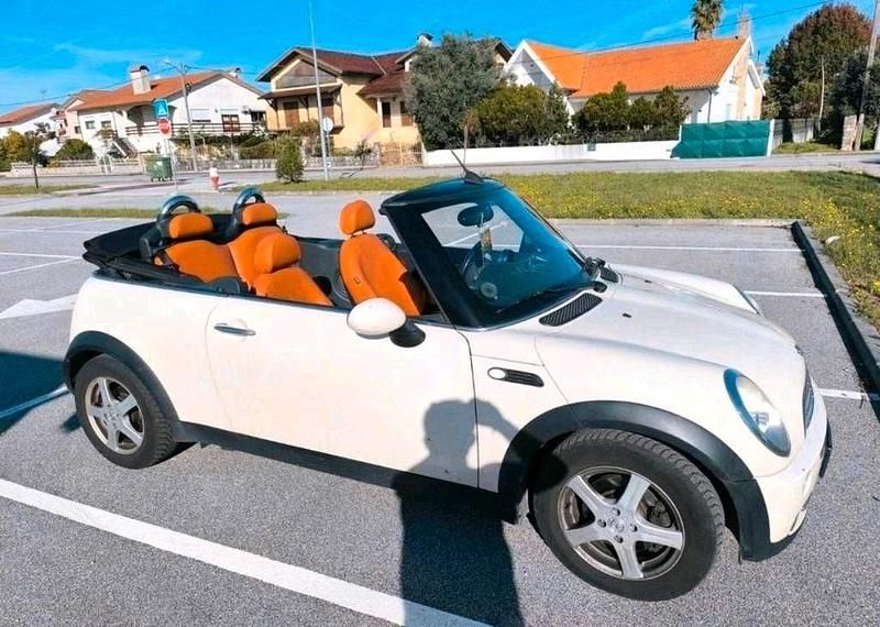 Usado Mini Cooper Cabriolet 116 HP (85 kW) 2008 Bege Cabrios