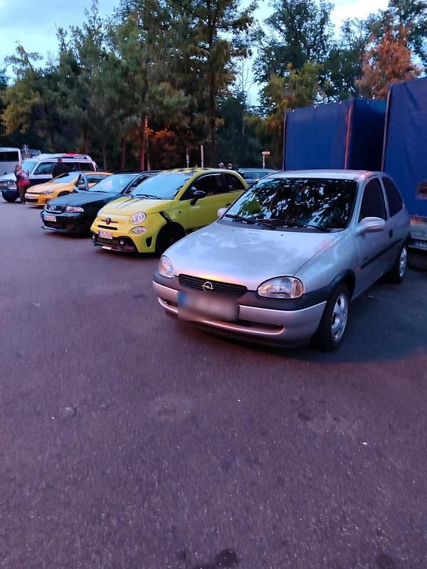 Gebraucht Opel Corsa 65 PS (47 kW) 2000 Silber Kleinwagen