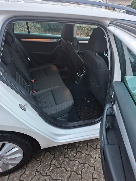 Gebraucht Skoda Octavia Ambition 116 PS (85 kW) 2019 Weiß Kombi