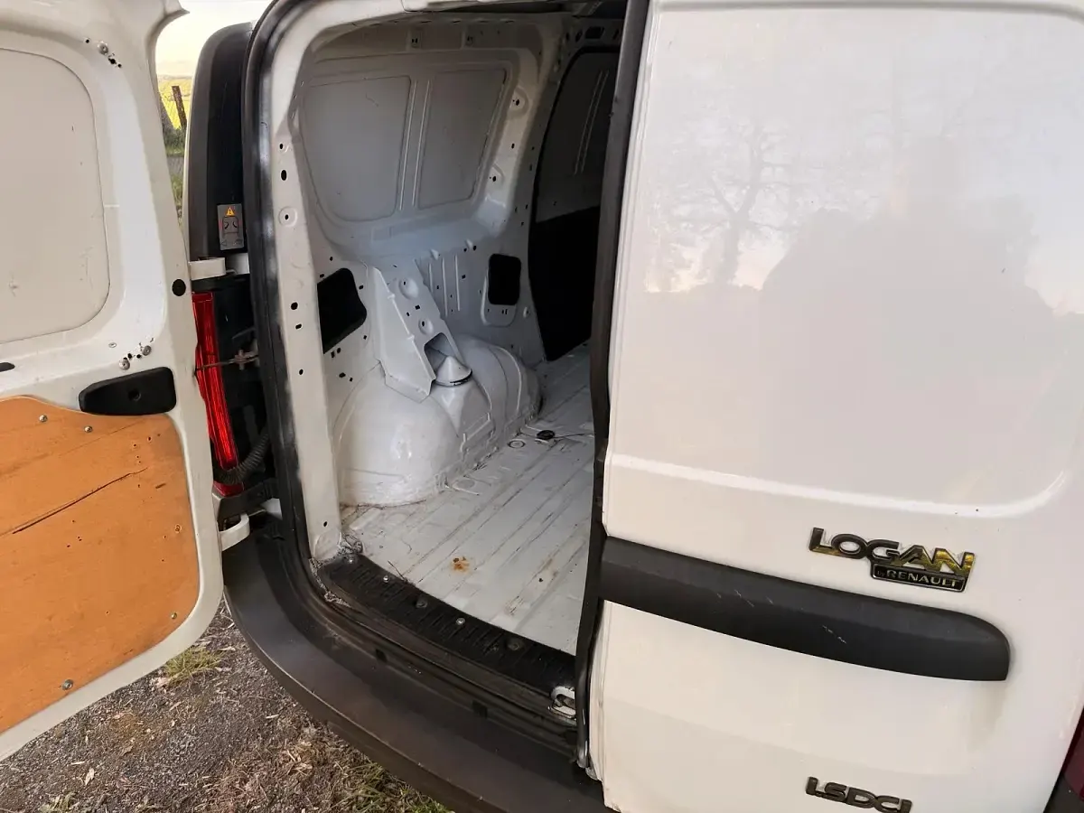 Gebraucht Dacia Logan 67 PS (49 kW) 2011 Weiß Van / Kleinbus