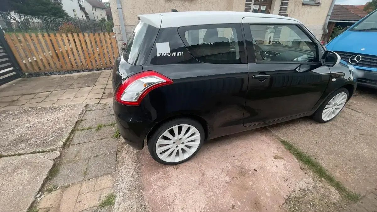 Gebraucht Suzuki Swift 93 PS (68 kW) 2012 Schwarz Kleinwagen