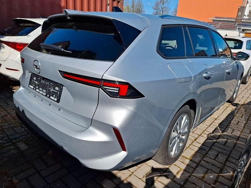 Używany Opel Astra Elegance 131 KM (96 kW) 2024 Srebrny Kombi