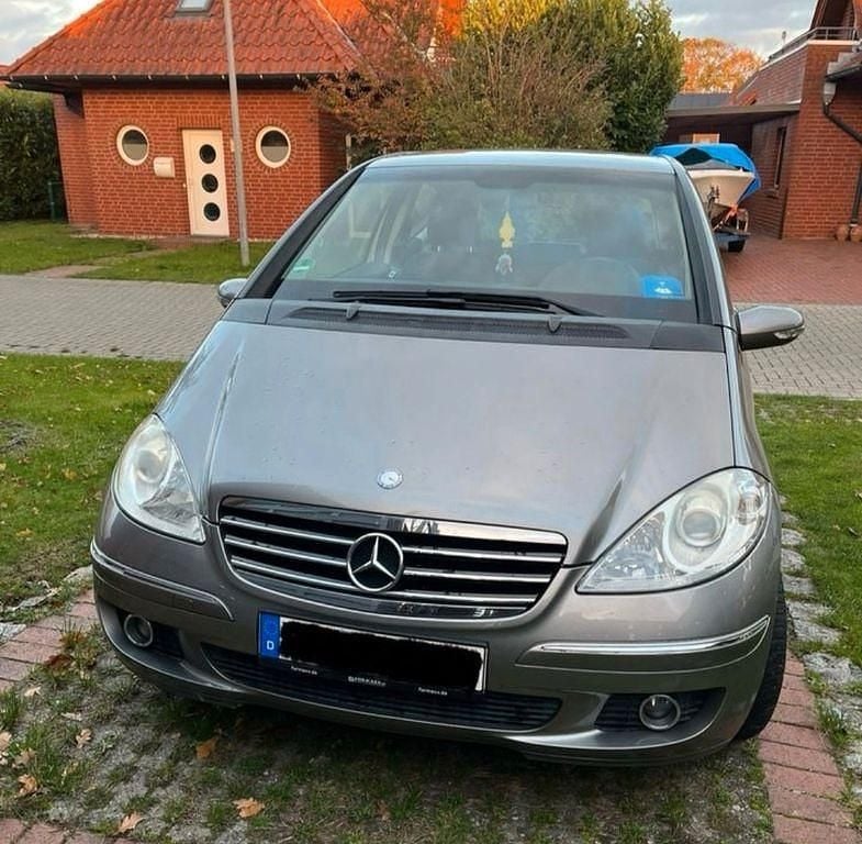 Grau Gebraucht 2005 Mercedes A150 Avantgarde Limousine | 3.300 € (Guter Preis) - Bild 1/4