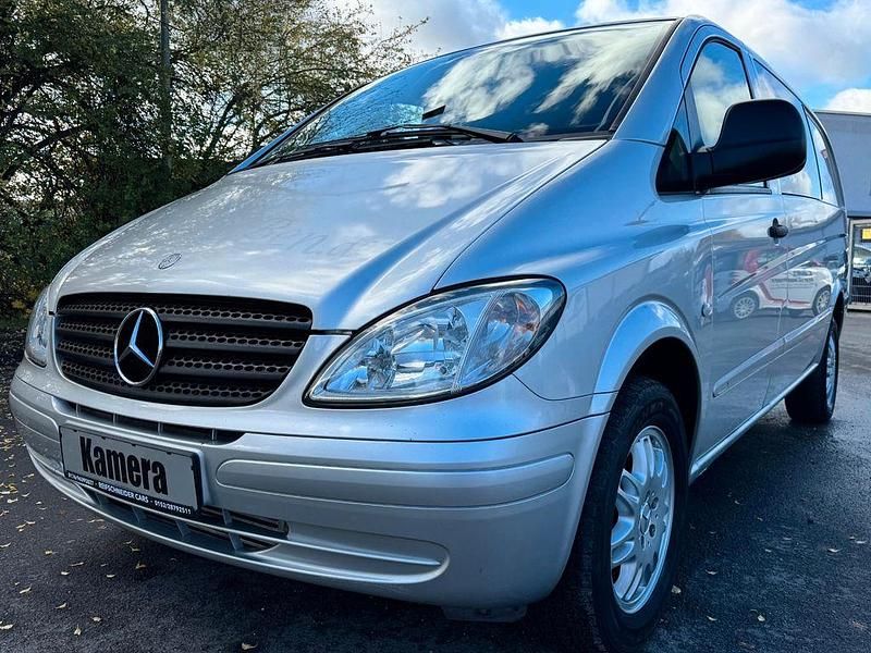 Silber Gebraucht 2009 Mercedes Vito Van / Kleinbus | 9.990 € (Fairer Preis) - Bild 1/4
