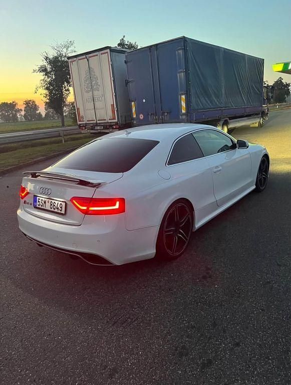 Weiß Gebraucht 2010 Audi RS5 Sport | 26.400 € (Etwas zu teuer) - Bild 1/4