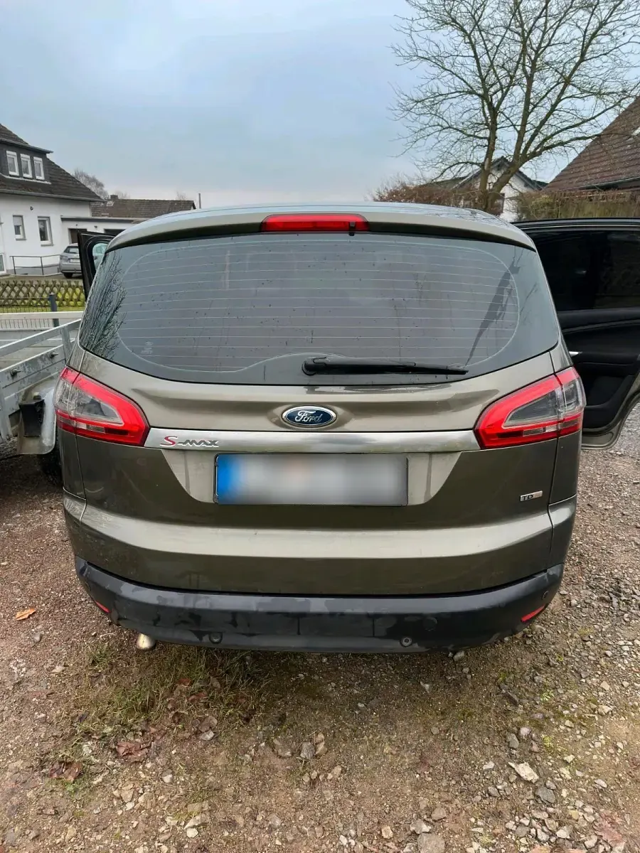 Usata Ford S-MAX 140 CV (102 kW) 2010 Verde Monovolume