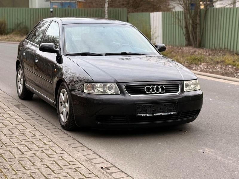 Gebraucht Audi A3 Ambiente 131 PS (96 kW) 2001 Schwarz Kleinwagen