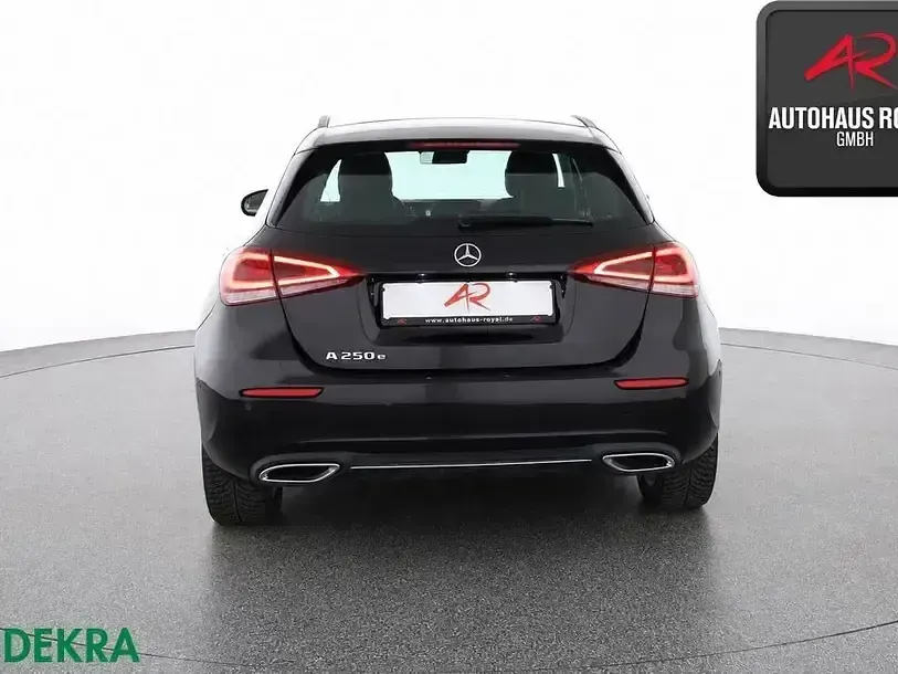 Gebraucht Mercedes A250 Progressive 218 PS (160 kW) 2022 Schwarz Limousine