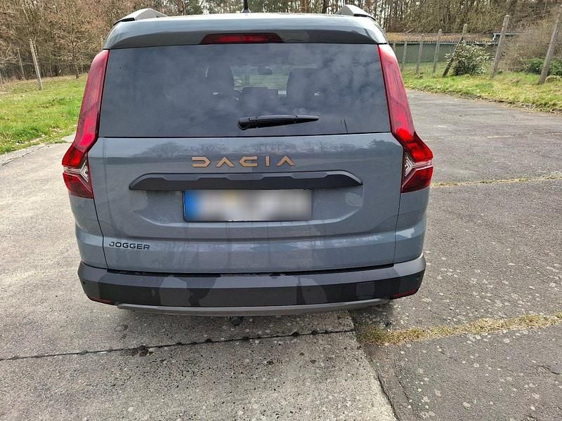 Gebraucht Dacia Jogger 91 PS (66 kW) 2024 Grau Van / Kleinbus