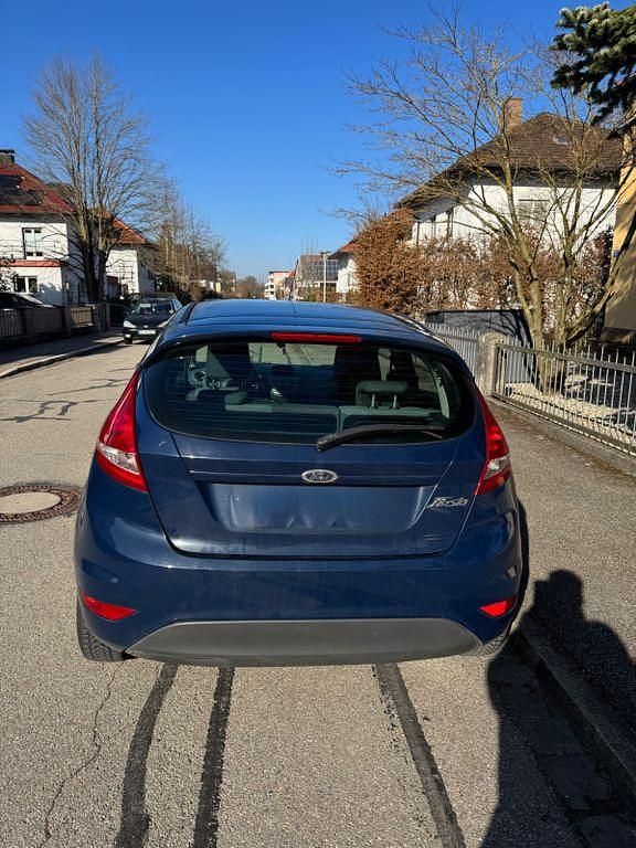 Gebraucht Ford Fiesta Trend 97 PS (71 kW) 2009 Blau Kleinwagen