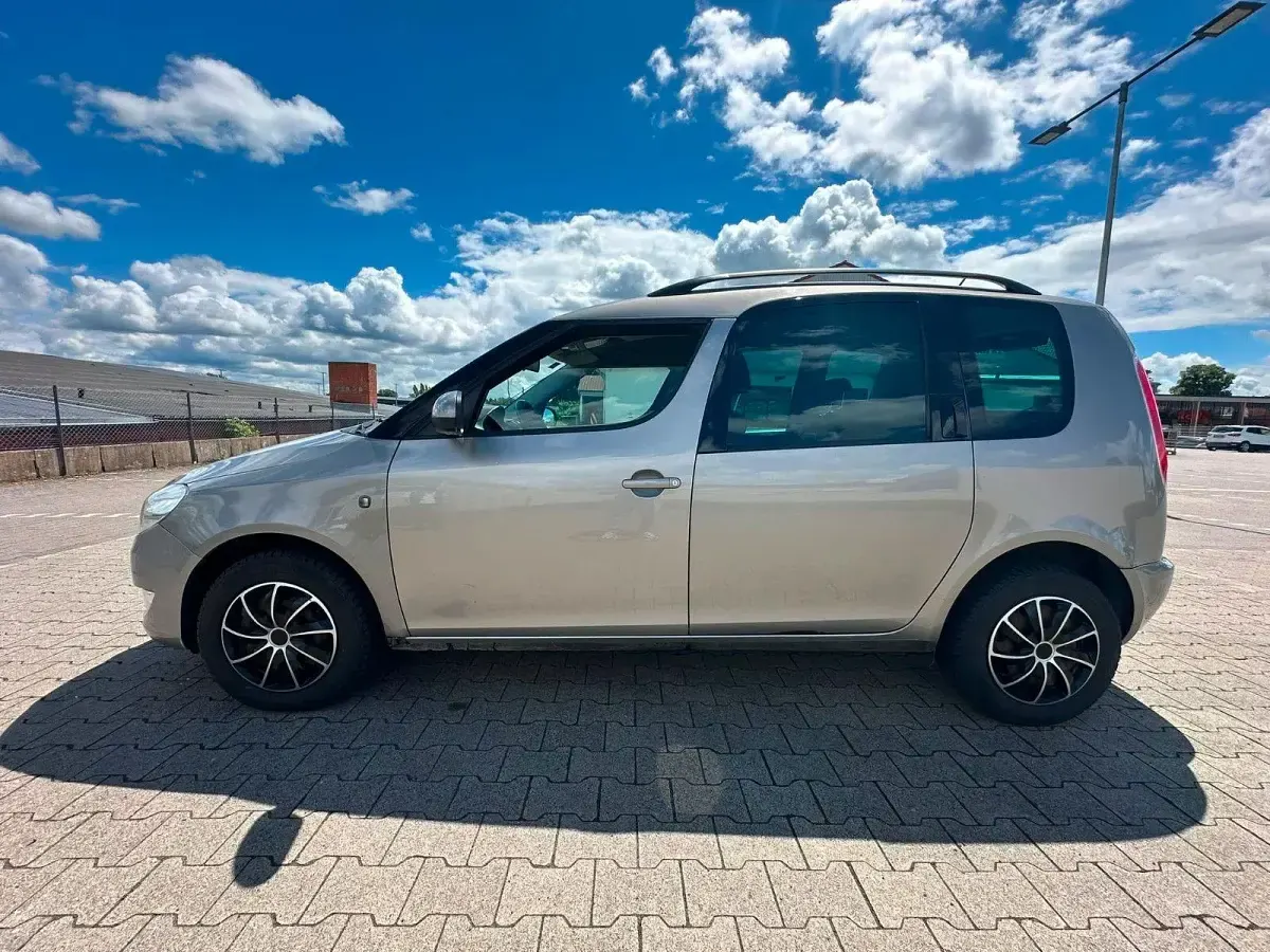 Gebraucht Skoda Roomster Plus Edition 86 PS (63 kW) 2013 Beige Van / Kleinbus