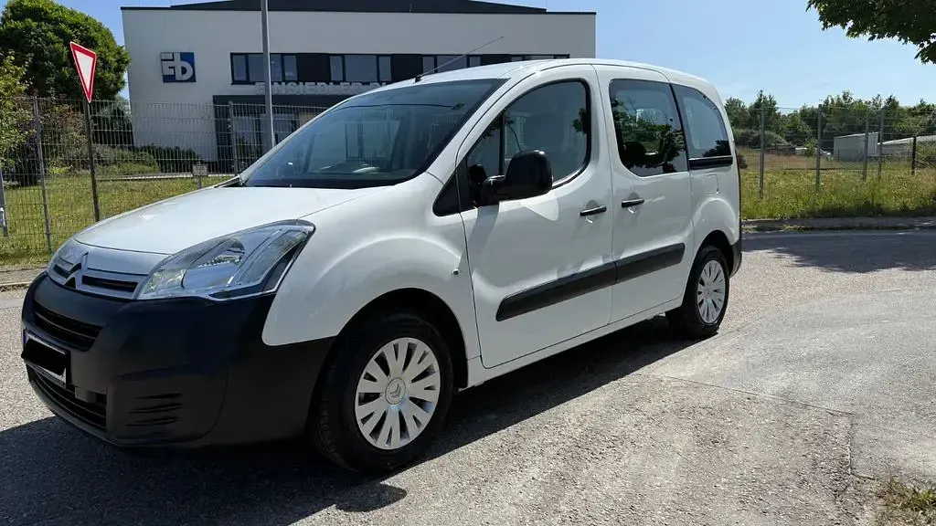 Gebraucht Citroën Berlingo 98 PS (72 kW) 2016 Weiß Van / Kleinbus