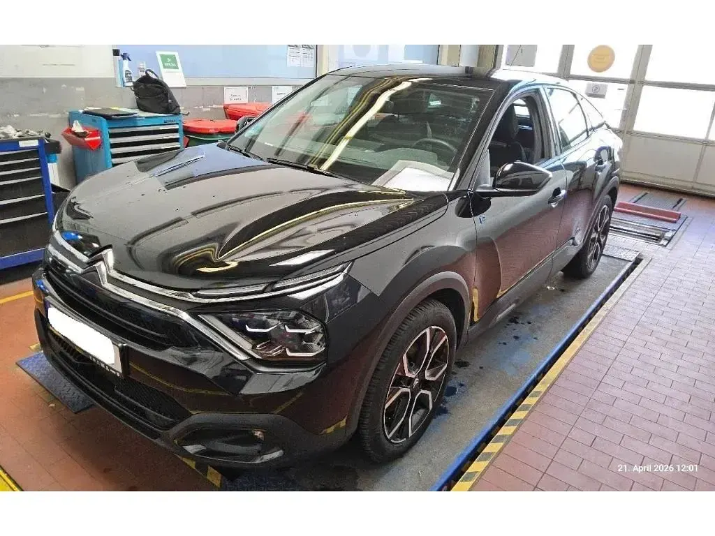 Gebraucht Citroën e-C4 Feel 100 kW (136 PS) 2023 Schwarz perla nera/typ aussenv Limousine
