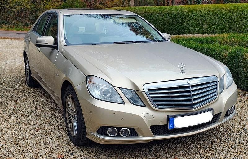 Gebraucht 2010 Mercedes E250 Elegance Limousine | 14.900 € (Teuer) - Bild 1/4