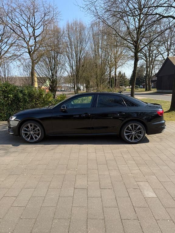 Gebraucht Audi A4 Sport 204 PS (150 kW) 2021 Schwarz Limousine