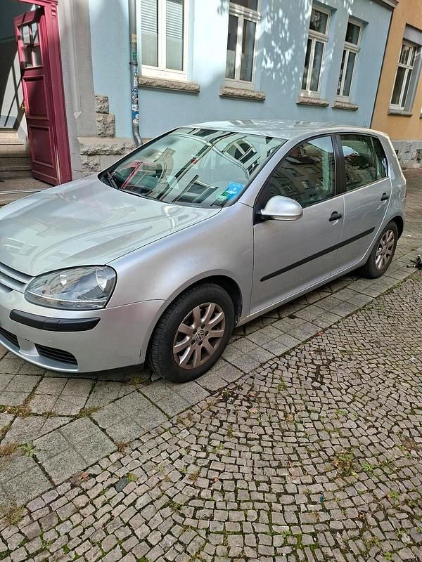 Silber Gebraucht 2004 VW Golf V Kleinwagen | 1.999 € (Guter Preis) - Bild 1/4