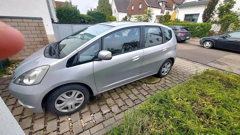 Silber Gebraucht 2009 Honda Jazz Comfort Kleinwagen | 6.700 € (Etwas zu teuer) - Bild 1/4