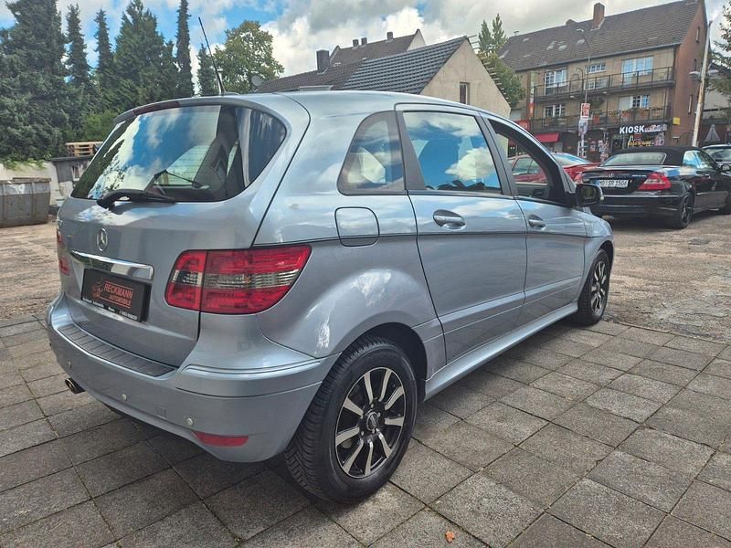 Gebraucht Mercedes B170 116 PS (85 kW) 2009 Blau Van / Kleinbus