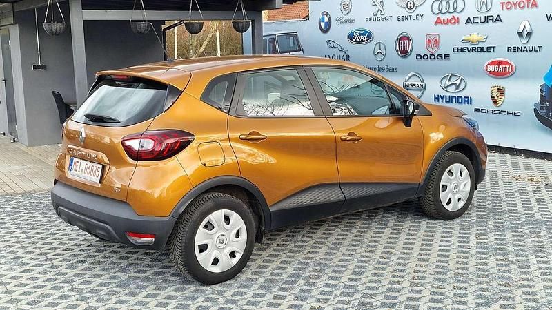 Gebraucht Renault Captur Life 90 PS (66 kW) 2017 Atacamaorange SUV