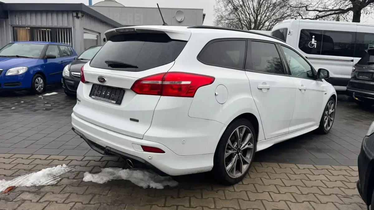 Gebraucht Ford Focus ST-Line 150 PS (110 kW) 2018 Weiß Kombi