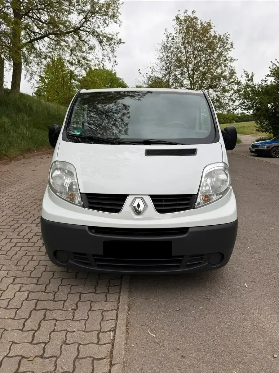 Używany Opel Vivaro 115 KM (84 kW) 2013 Biały Minivan