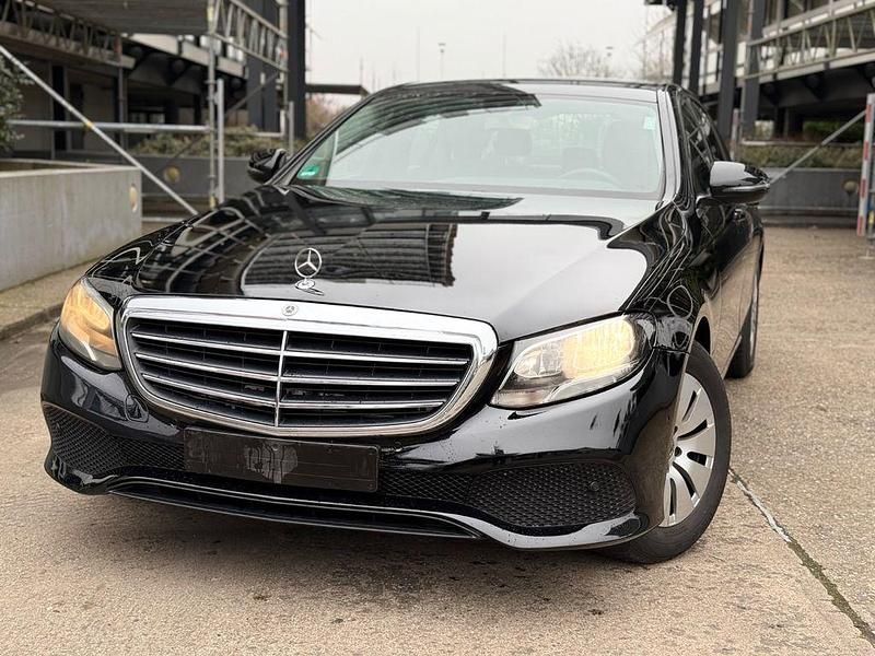 Gebraucht Mercedes E200 150 PS (110 kW) 2019 Schwarz Limousine