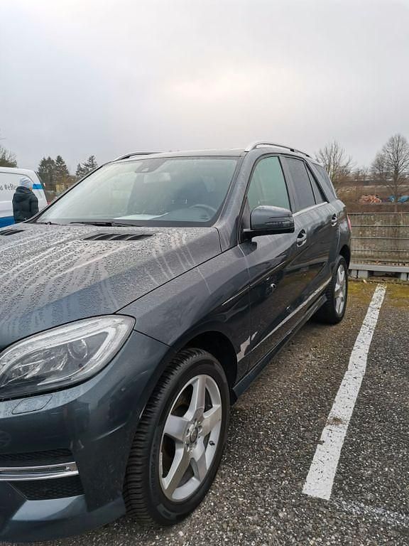Gebraucht Mercedes ML350 258 PS (189 kW) 2015 Grau SUV