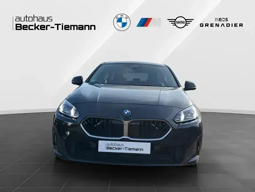 Gebraucht BMW 120 Efficient Dynamics 170 PS (125 kW) 2025 Saphirschwarz Kleinwagen