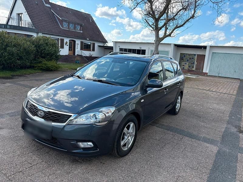 Second-hand Kia Ceed 109 CP (80 kW) 2011 Gri Hatchback