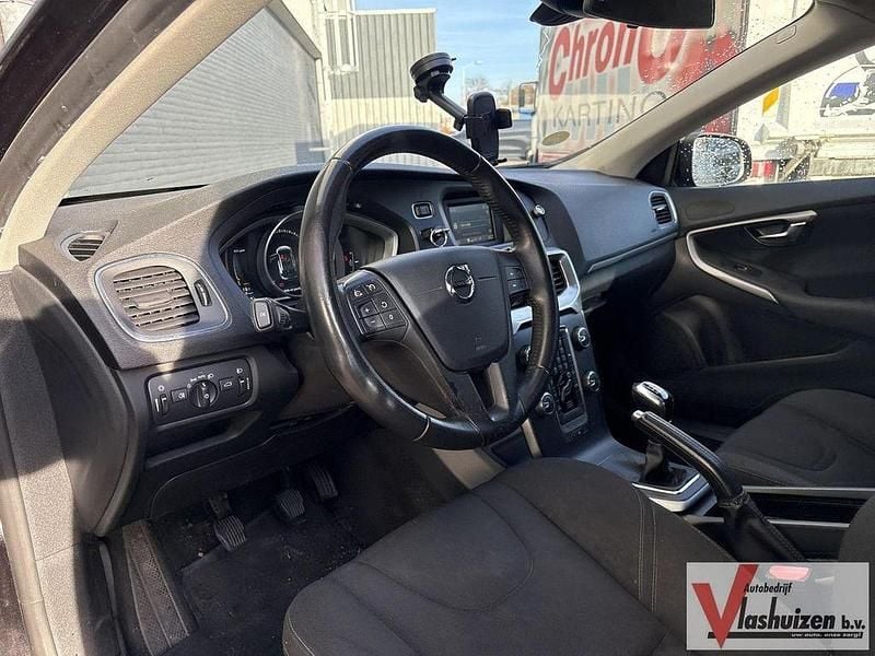 Gebraucht Volvo V40 120 PS (88 kW) 2018 Schwarz Limousine