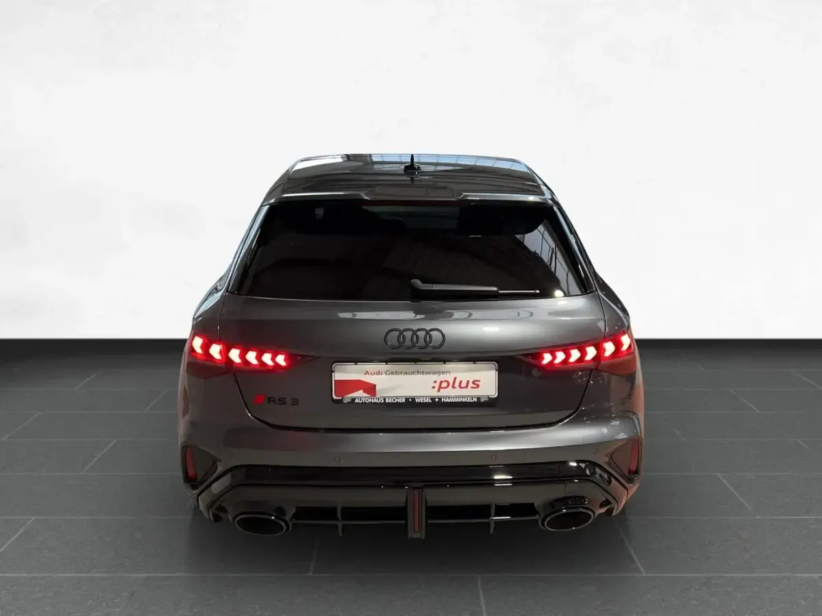 Gebraucht Audi RS3 Sportback Ambiente 400 PS (294 kW) 2025 Daytonagrau perleffekt Kleinwagen