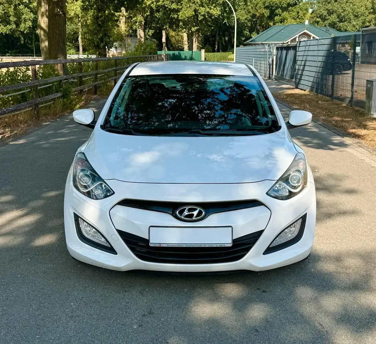 Gebraucht Hyundai i30 90 PS (66 kW) 2013 Weiß Limousine