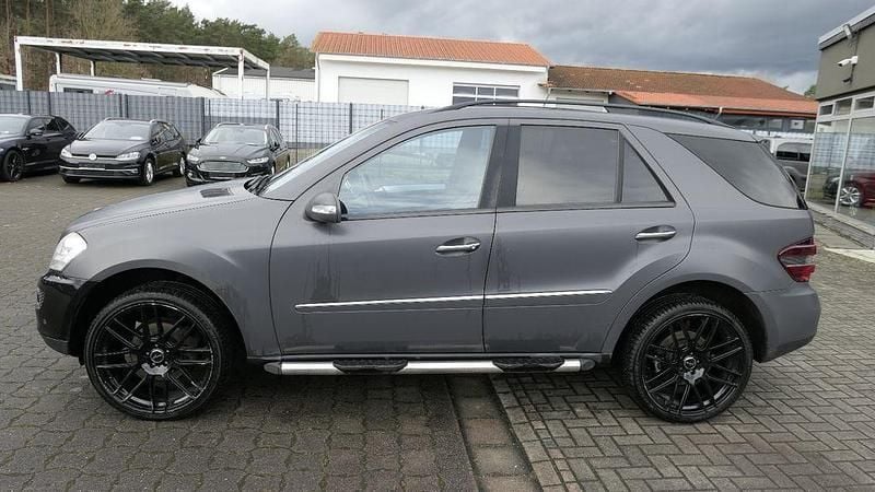 Gebraucht Mercedes ML350 272 PS (200 kW) 2006 Schwarz SUV