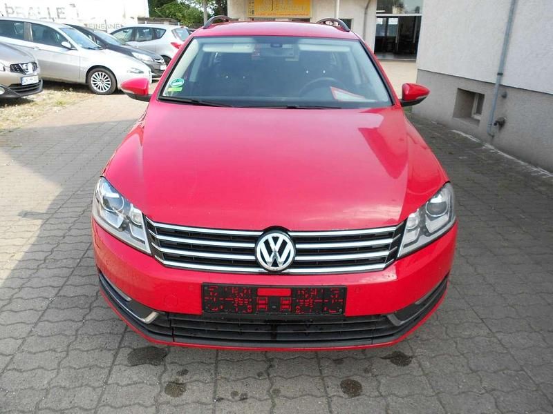 Gebraucht VW Passat 140 PS (102 kW) 2014 Rot Kombi