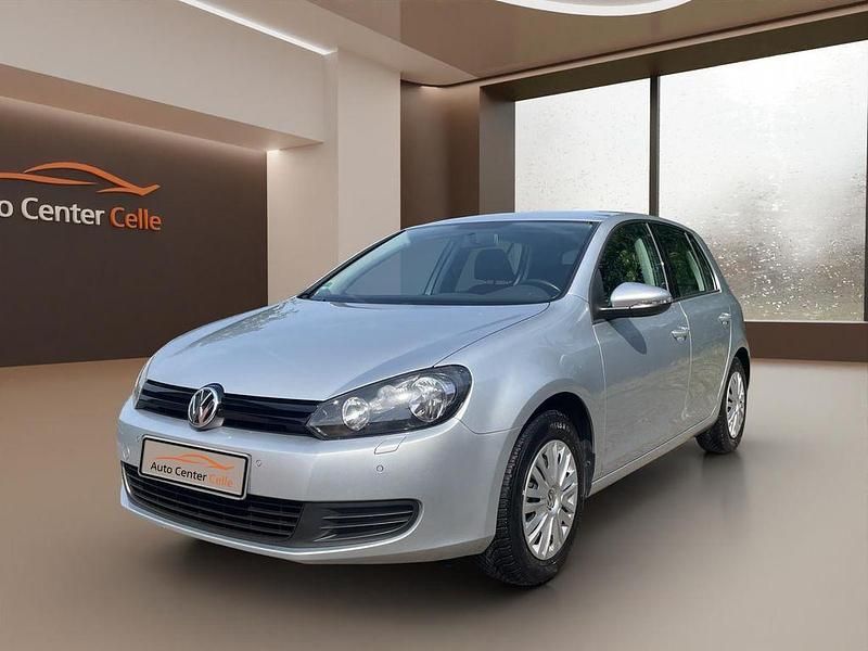Silber Gebraucht 2013 VW Golf VI Trendline Limousine | 8.990 € (Fairer Preis) - Bild 1/4