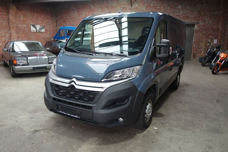 Grau Gebraucht 2021 Citroën Jumper Van / Kleinbus | 9.980 € - Bild 1/4