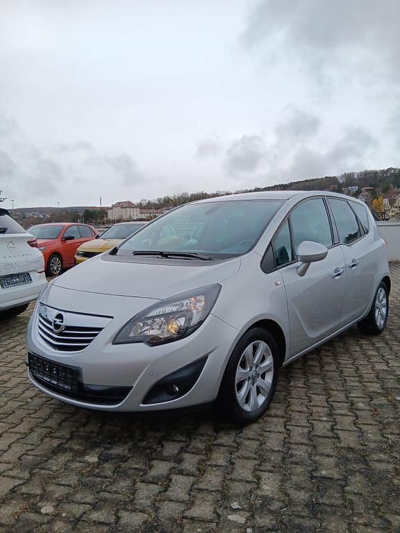 Silber Gebraucht 2010 Opel Meriva Innovation Van / Kleinbus | 4.990 € (Fairer Preis) - Bild 1/4