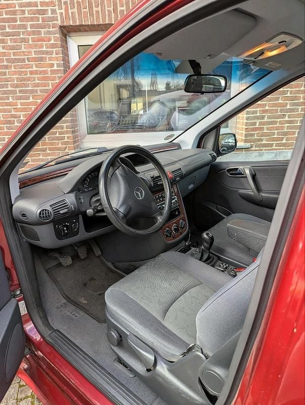 Gebraucht Mercedes Vaneo 125 PS (91 kW) 2002 Rot Van / Kleinbus