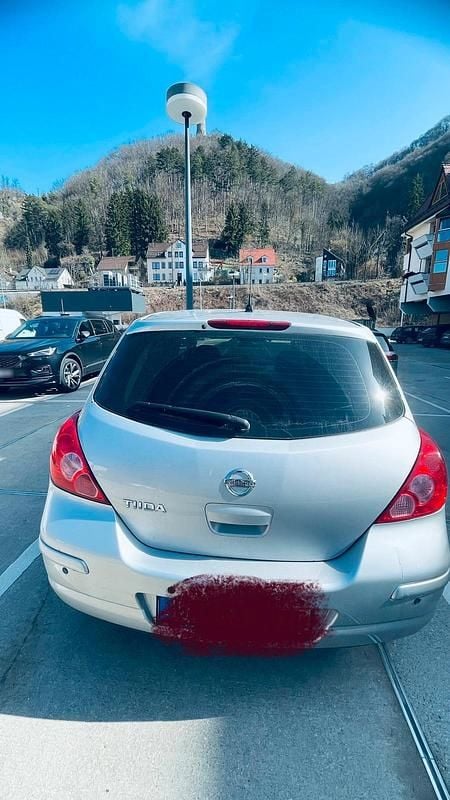 Gebraucht Nissan Tiida 110 PS (80 kW) 2009 Silber Limousine