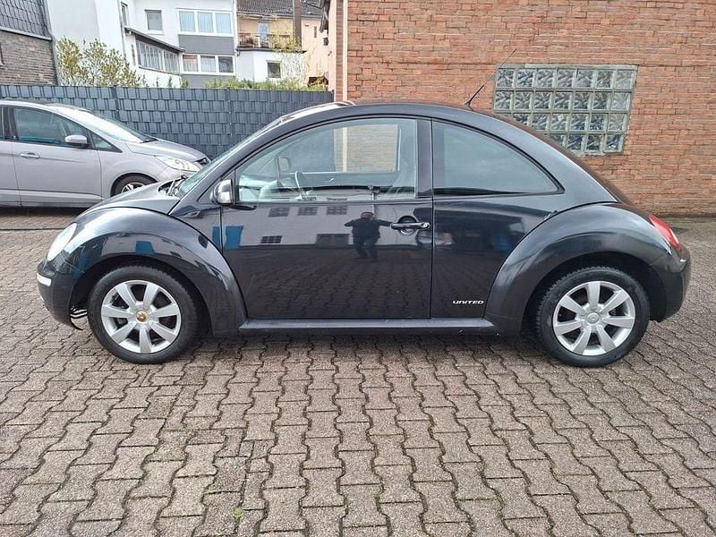 Gebraucht VW New Beetle United 105 PS (77 kW) 2008 Schwarz Kleinwagen