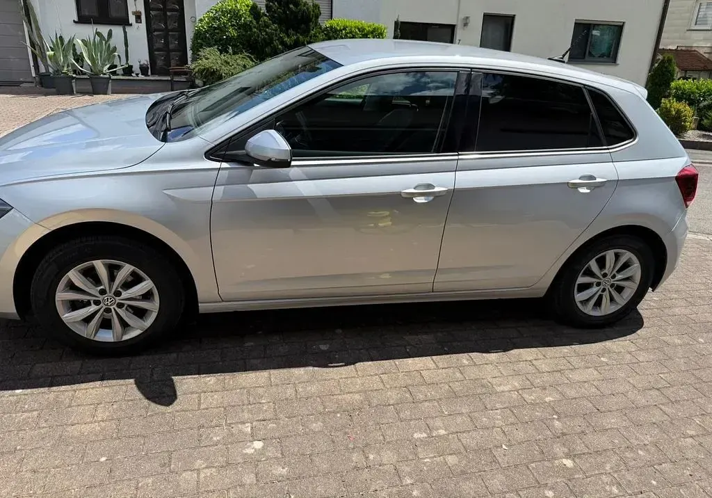 Gebraucht VW Polo Highline 95 PS (69 kW) 2017 Silber Limousine