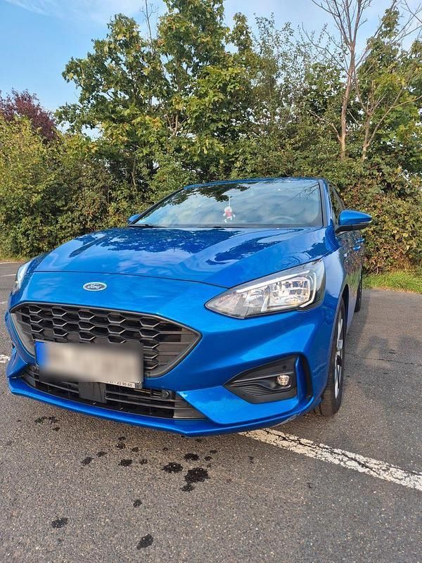 Blau Gebraucht 2021 Ford Focus ST-Line X Limousine | 13.950 € (Guter Preis) - Bild 1/4