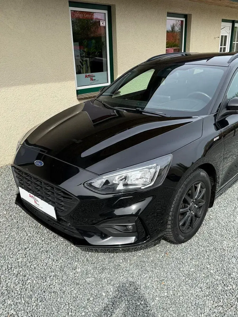 Używany Ford Focus ST-Line 125 KM (91 kW) 2020 Czarny Kombi