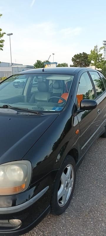 Schwarz Gebraucht 2002 Nissan Almera Tino Van / Kleinbus | 950 € (Fairer Preis) - Bild 1/4