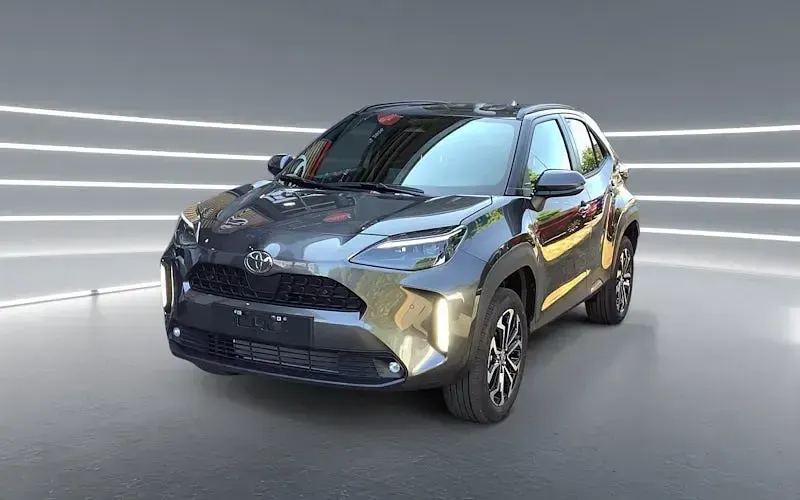 Neu Toyota Yaris Cross 130 PS (95 kW) 2026 Grau SUV
