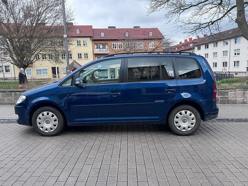 Gebraucht VW Touran 102 PS (75 kW) 2009 Blau Van / Kleinbus
