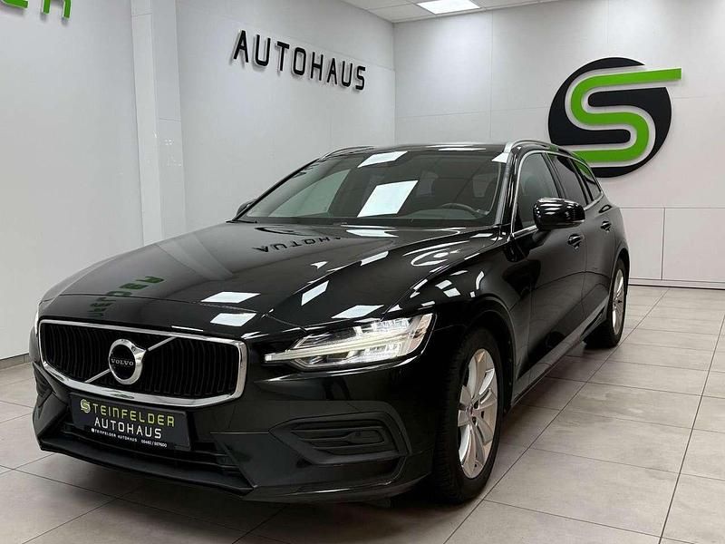Gebraucht Volvo V60 Momentum 150 PS (110 kW) 2019 Schwarz Kombi