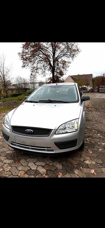 Gebraucht Ford Focus 101 PS (74 kW) 2005 Silber Kleinwagen