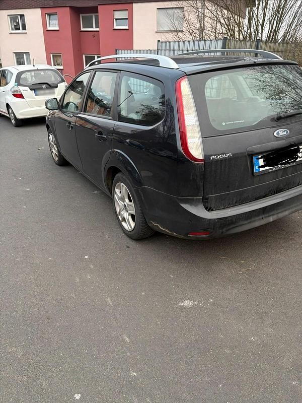 Gebraucht Ford Focus 101 PS (74 kW) 2009 Schwarz Kombi