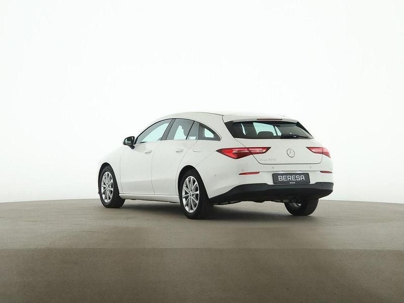 Gebraucht Mercedes CLA200 Shooting Brake 163 PS (119 kW) 2022 Weiß Kombi
